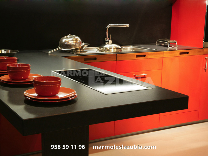 Encimera de cocina en Silestone negro Tao