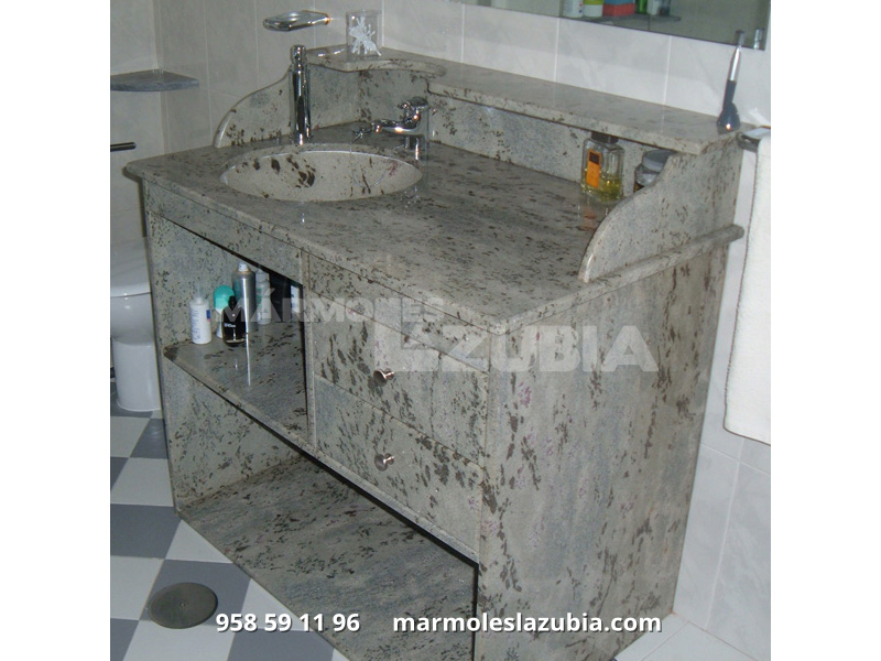 Mueble en granito Verde Eucalipto hecho a medida