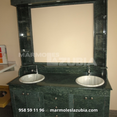 Mueble completo en mármol Verde Indio lavabos en blanco Macael