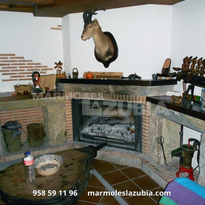 Chimenea rústica de costeros de sierra Elvira macizos.