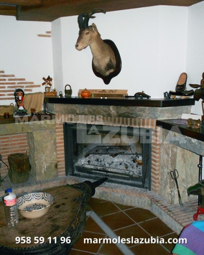 Chimenea rústica de costeros de sierra Elvira macizos.