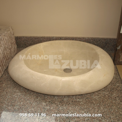 Lavabo macizo de mármol crema Marfil envejecido recto canteado en curva irregular