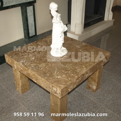 Mesa de mármol travertino olivillo con patas macizas