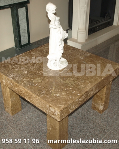 Mesa de mármol travertino olivillo con patas macizas